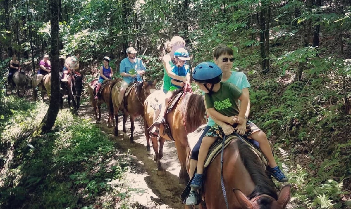 north-georgia-horseback-riding-blue-sky-cabin-rentals